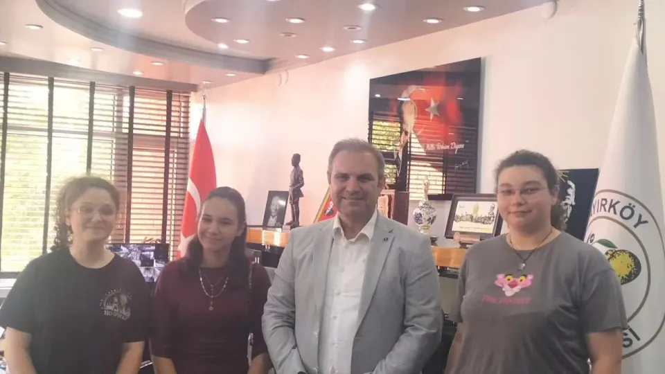 Bayırköy Belediyesi Genç Kızlarla Eğitim ve Kariyer Hedefleri Üzerine Sohbet Etti görseli