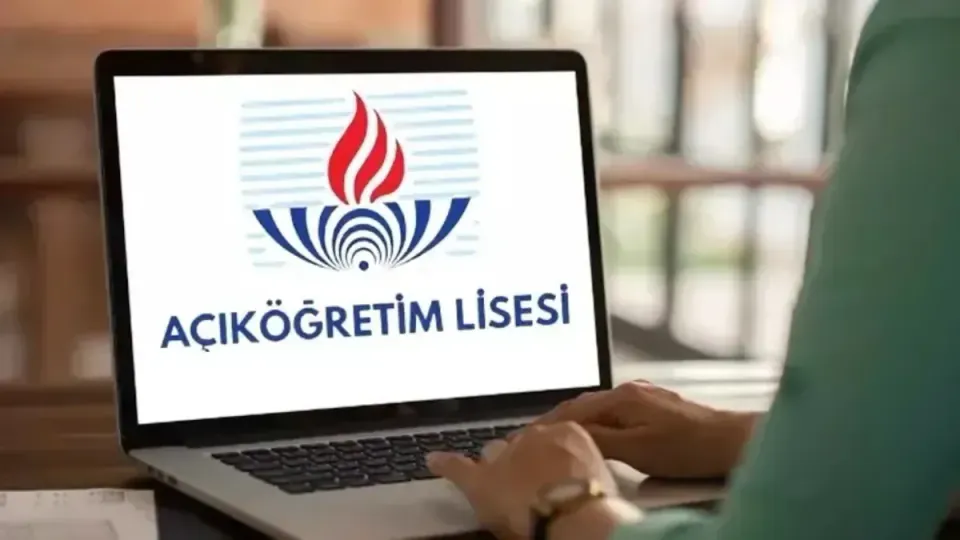 AÖL Kayıt Yenileme 2026-2027: e-Devlet'ten İşlem Başladı, Son Tarih ve Harç Detayları görseli