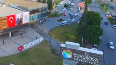 Çukurova Belediyesi'nden Huzurevleri Semt Pazarı'na kapsamlı yenileme