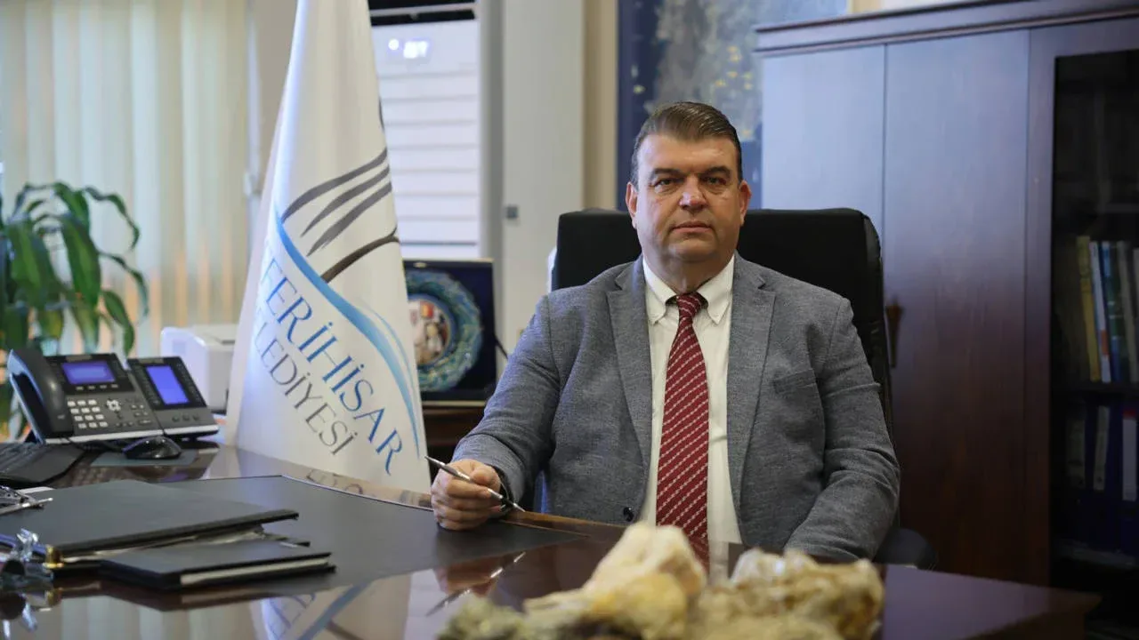 Seferihisar Belediye Başkanı İsmail Yetişkin görevden uzaklaştırıldı Seferihisar Belediye Başkanı İsmail Yetişkin görevden uzaklaştırıldı