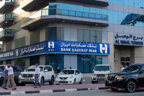 İran'da Finansal Kaos: Siber Saldırılar Bankacılık Sistemini Felç Etti