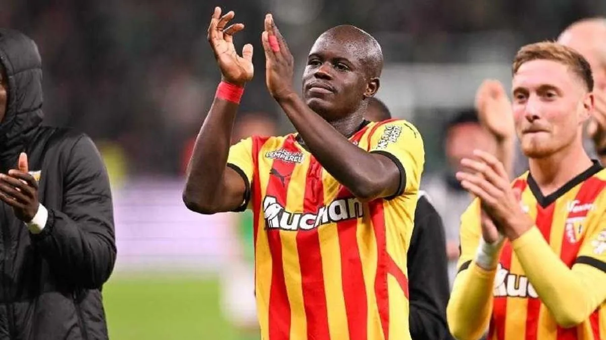 Fenerbahçe'de Savunma Hattı İçin Kritik Hamle: Malang Sarr Gündemde Fenerbahçe'de Savunma Hattı İçin Kritik Hamle: Malang Sarr Gündemde