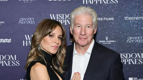 Richard Gere ve eşi Alejandra'dan nadir aile karesi: Oğullarıyla İspanya'da özel kutlama