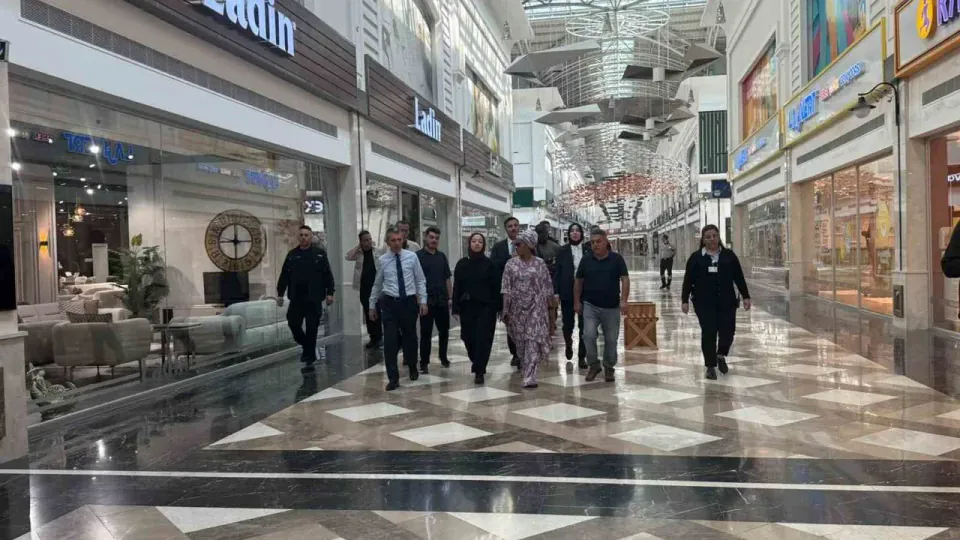 Gambiya Cumhurbaşkanı Eşi Fatoumatta Bah-Barrow, Kayseri'de KUMSmall AVM'yi Ziyaret Etti görseli
