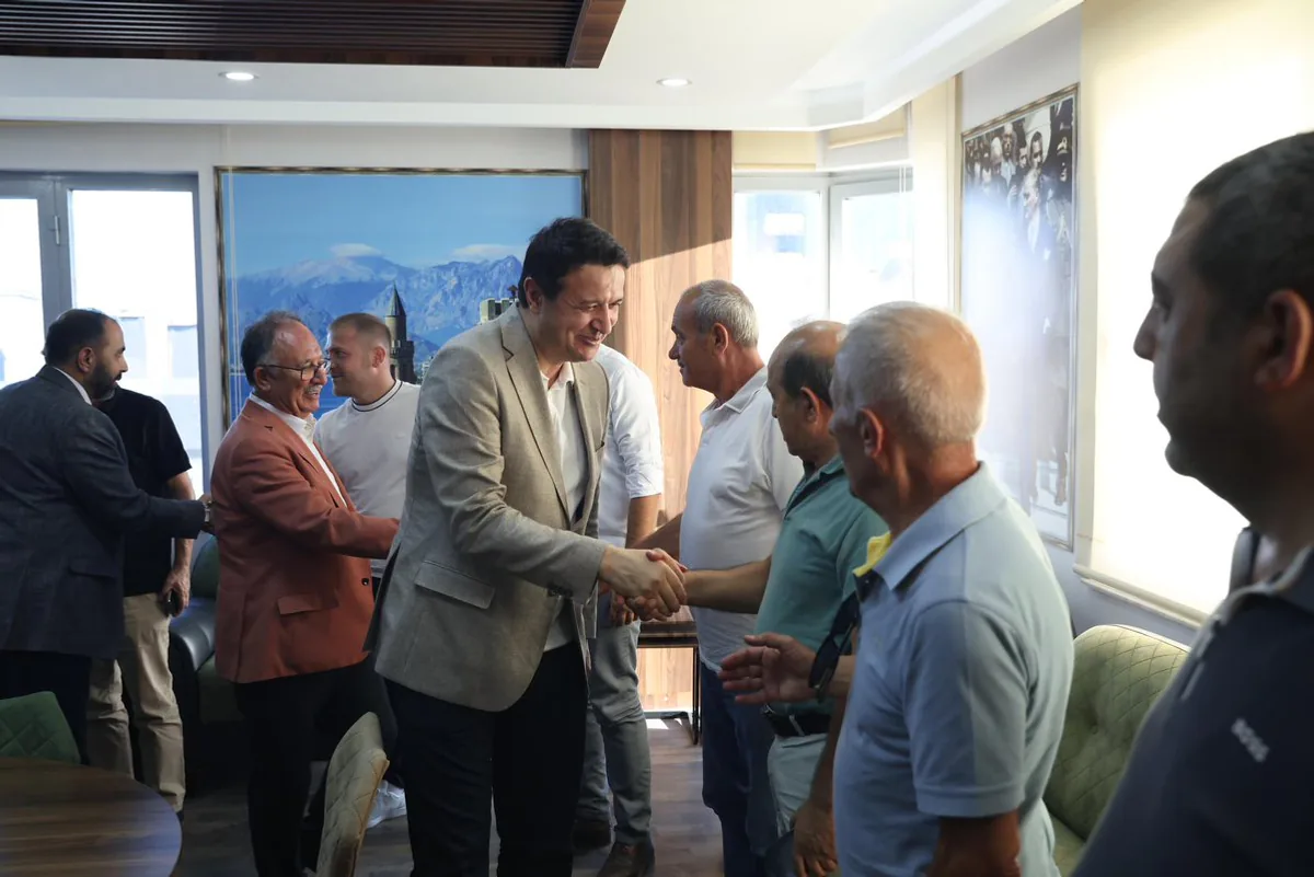 Saadet Partisi Genel Başkanı Arıkan Antalya'da Kayserililerle Buluştu Saadet Partisi Genel Başkanı Arıkan Antalya'da Kayserililerle Buluştu