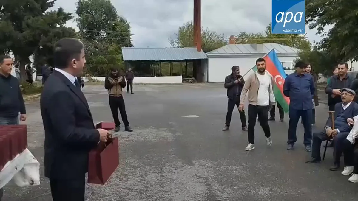 Karabağ'da Azerbaycan Türklerine Ev Anahtarları Teslim Edildi Karabağ'da Azerbaycan Türklerine Ev Anahtarları Teslim Edildi
