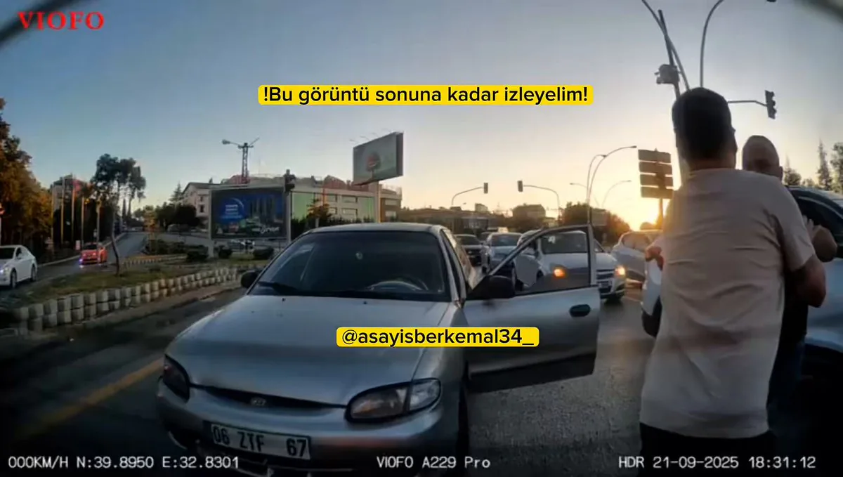 Ankara'da Trafik Kazası Sonrası Çılgın Kavga: Sürücü Saldırıya Başvurdu Ankara'da Trafik Kazası Sonrası Çılgın Kavga: Sürücü Saldırıya Başvurdu