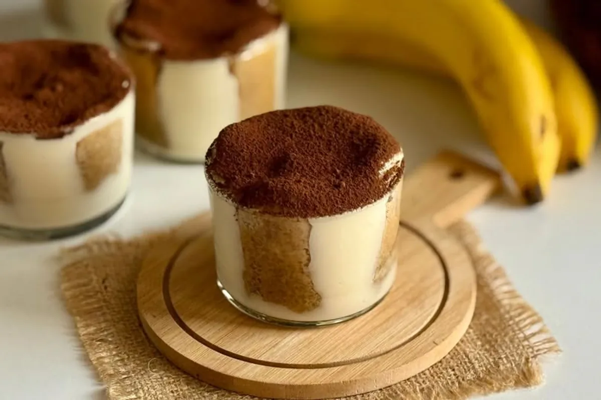 Muzlu Tiramisu Tarifi: Lezzetli ve Farklı Bir Tatlı Alternatifi Muzlu Tiramisu Tarifi: Lezzetli ve Farklı Bir Tatlı Alternatifi