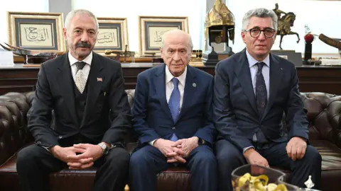 Bahçeli, Sarallar ve Şahinler ailelerini Genel Merkez'de kabul etti: Sulh çabaları hızlandı