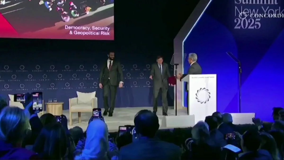 Suriye Cumhurbaşkanı Ahmed eş Şaraa ile Eski CIA Direktörü David Petraeus New York'ta Görüştü Suriye Cumhurbaşkanı Ahmed eş Şaraa ile Eski CIA Direktörü David Petraeus New York'ta Görüştü