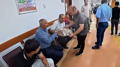 Bitlis Devlet Hastanesi’nde Hasta Konforu: Yönlendirme, Su ve Çay İkramı Devam Ediyor