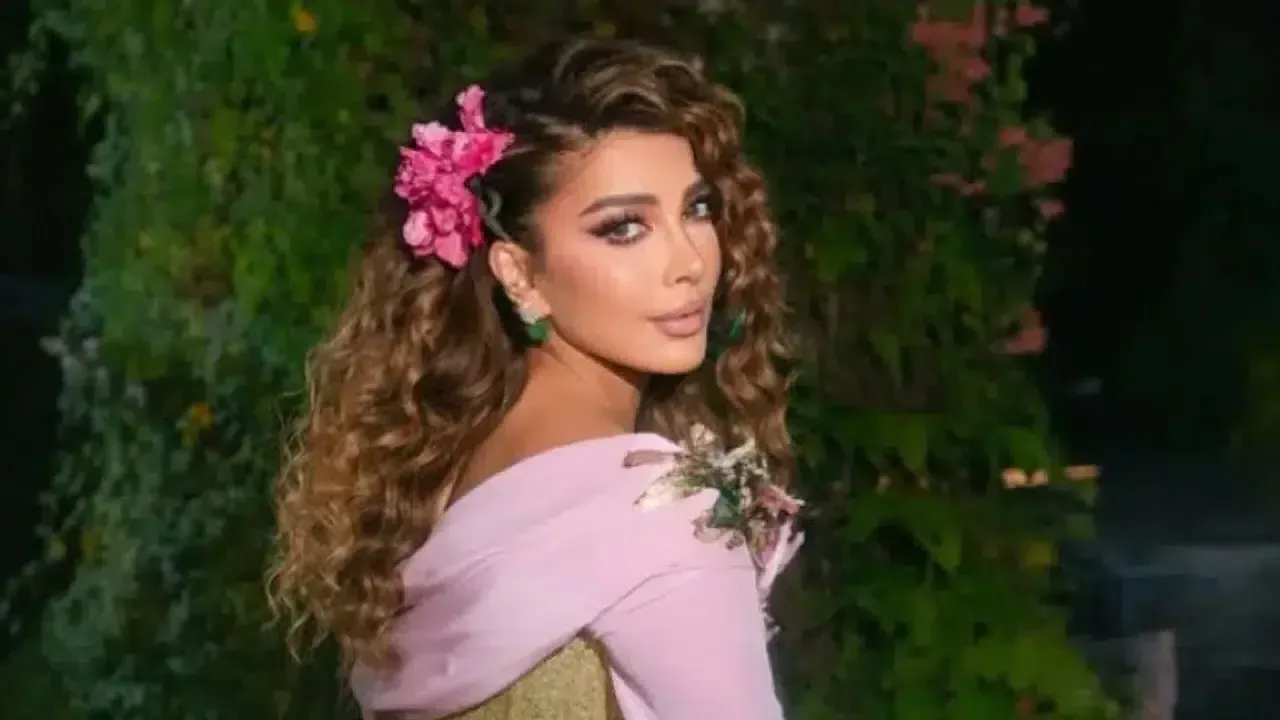 Arap Dünyasının Güçlü Sesi: Assala Nasri'nin Sanatsal Yolculuğu Arap Dünyasının Güçlü Sesi: Assala Nasri'nin Sanatsal Yolculuğu
