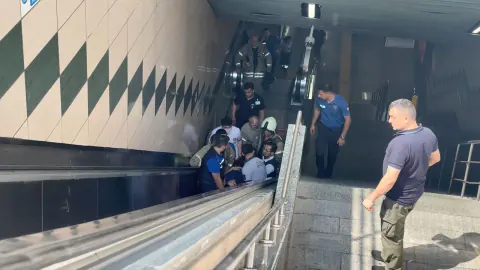 Gayrettepe Metrosunda Korku Dolu Anlar: Görme Engelli Yolcu Raylara Düştü