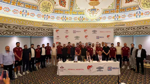 Elazığspor'da Şampiyonluk Seferberliği: Serdar Bozkurt ve 12 Yeni İsimle İmzalar Atıldı Elazığspor'da Şampiyonluk Seferberliği: Serdar Bozkurt ve 12 Yeni İsimle İmzalar Atıldı