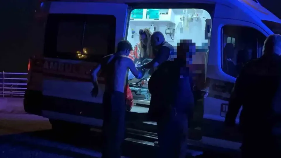 Kayseri'de ağabey-kardeş bıçaklı kavgası: 2 yaralı, hastanede görseli