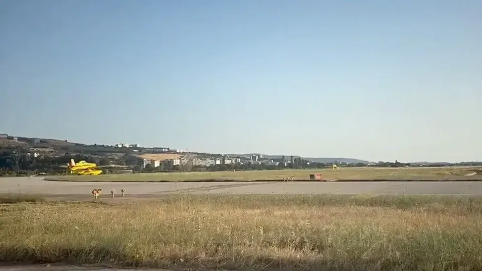 Fransa'dan Yangın Destek Talebi: Türkiye İki Uçak Gönderdi görseli