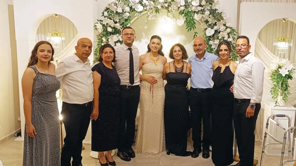 Aslı Vezir ve Yılmaz Can nişanlandı: Evliliğe ilk adım görseli