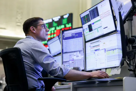 ABD Bankaları Tarihi Zirvede: Jeopolitik Barış Umudu ve SpaceX IPO Etkisi