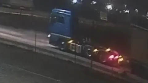 Almanya'da Korkutan Otoban Saldırısı: Polis Şüpheli Kamyonu Belirledi