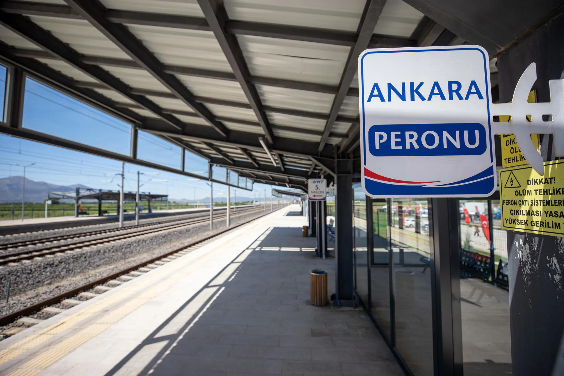 Ankara-İstanbul Yüksek Hızlı Tren Yolculuğu 4 Saatin Altına İniyor Ankara-İstanbul Yüksek Hızlı Tren Yolculuğu 4 Saatin Altına İniyor