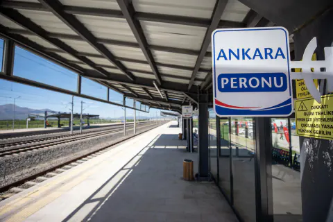 Ankara-İstanbul Yüksek Hızlı Tren Yolculuğu 4 Saatin Altına İniyor