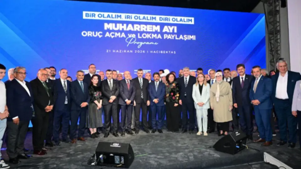 Nevşehir'de Muharrem Ayı Birlikteliği: Bakanlar Cemevi'nde Lokma Paylaştı görseli