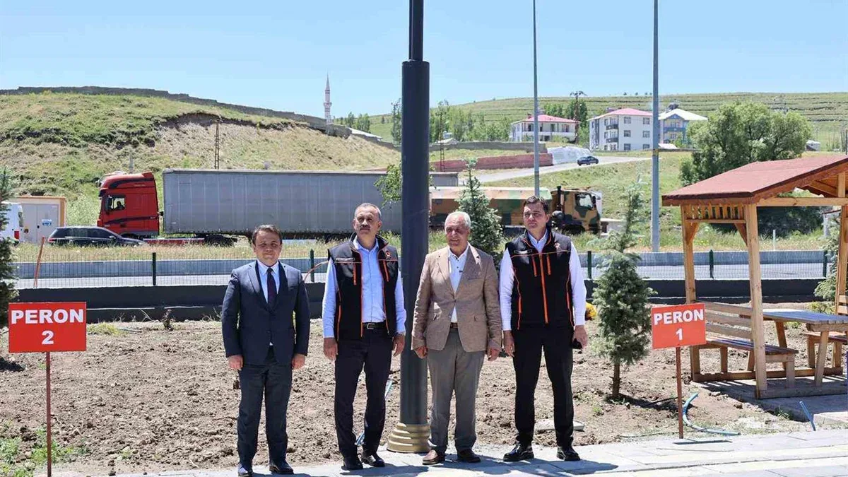 Eleşkirt'te 240 Milyon TL'lik Büyük Dönüşüm: Altyapı ve Üst Yapı Çalışmaları Sürüyor Eleşkirt'te 240 Milyon TL'lik Büyük Dönüşüm: Altyapı ve Üst Yapı Çalışmaları Sürüyor