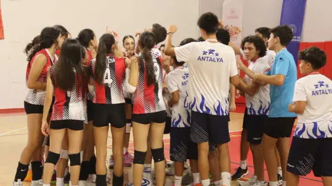 ANALİG Voleybol Yarı Finalleri'nde Türkiye Finalleri'ne Yükselen Takımlar Belli Oldu