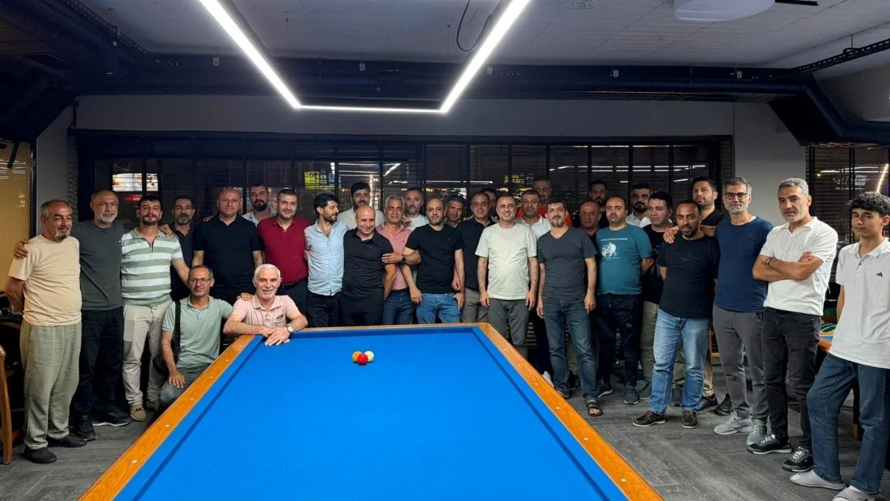 Batman'da Bilardo Rekoru: Kent Tarihinin En Yüksek Katılımlı Turnuvası Tamamlandı Batman'da Bilardo Rekoru: Kent Tarihinin En Yüksek Katılımlı Turnuvası Tamamlandı