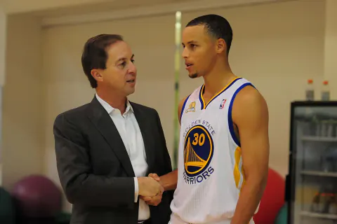 Golden State Warriors'ta Stephen Curry Dönemi İçin Alarm Zilleri Çalıyor
