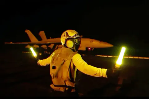 ABD Ordusu İran'a Saldırıya Hazırlanıyor: Pentagon'dan Operasyon Emirleri