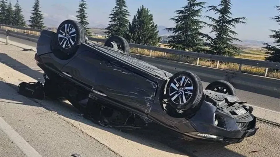 Afyon-Kütahya Yolunda Feci Kaza: 5'i Çocuk 8 Yaralı görseli