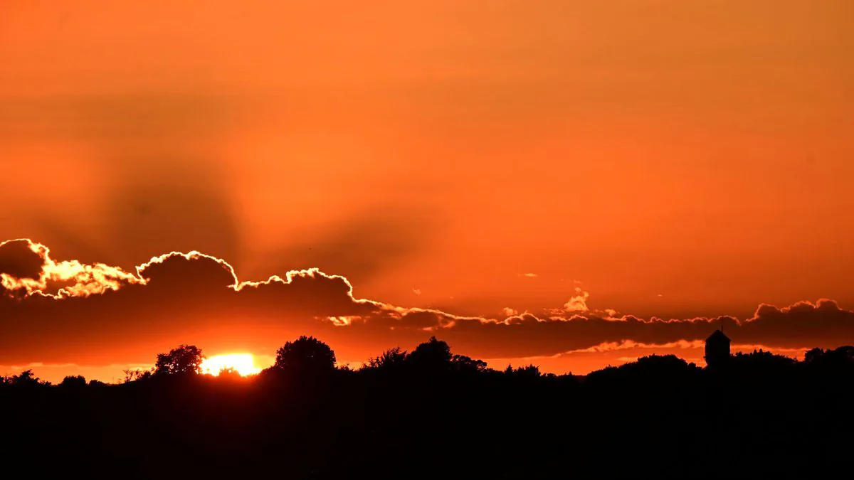 Birleşik Krallık'ta Sıcak Hava Dalgası Kırılıyor: BBC Weather'dan Serinleme Uyarısı Birleşik Krallık'ta Sıcak Hava Dalgası Kırılıyor: BBC Weather'dan Serinleme Uyarısı