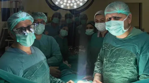 Bitlis'in sağlık tarihine damga vuran ameliyat: Tatvan'da kalp yaralanmasına açık müdhale