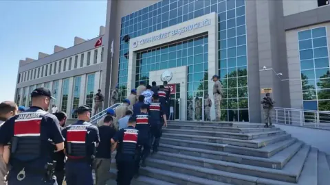 28 İlde Eşzamanlı DEAŞ Operasyonu: 83 Şüpheli Yakalandı, Burdur da Kapsamda