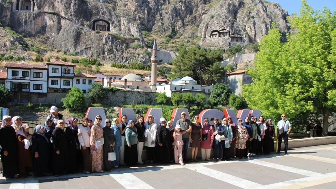 Tosya Belediyesi'nden Ücretsiz Kültür Gezileri: Hedef 2 Bin Kişi Tosya Belediyesi'nden Ücretsiz Kültür Gezileri: Hedef 2 Bin Kişi