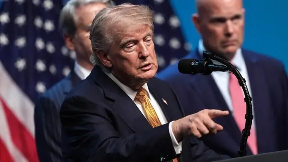 Donald Trump'tan İran Açıklaması: Büyük Çaplı Saldırı Kararı Henüz Verilmedi görseli