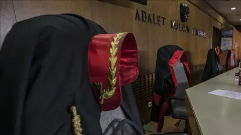 Hukuk Mesleklerine Giriş Sınavı/2 ve İdari Yargı Ön Sınavı Tarihleri Açıklandı