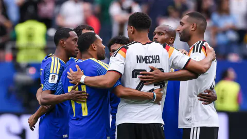 Jonathan Tah ve Felix Nmecha'dan Sahada Dikkat Çeken Ortak Dua