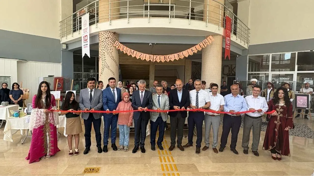 Kahramanmaraş'ta Dilimizin Zenginlikleri Projesi'nin Yıl Sonu Sergisi Açıldı