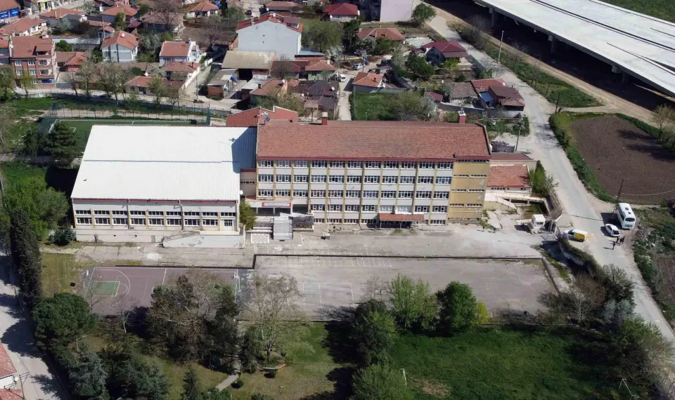 İbrahim Bodur Anadolu Lisesi'nde Yıkım İddiası: Veliler Yanıt Bekliyor görseli