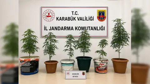Karabük'te 4 ayrı jandarma operasyonu: 20 kg bandrolsüz tütün ve uyuşturucu ele geçirildi, 5 şüpheli sevk edildi