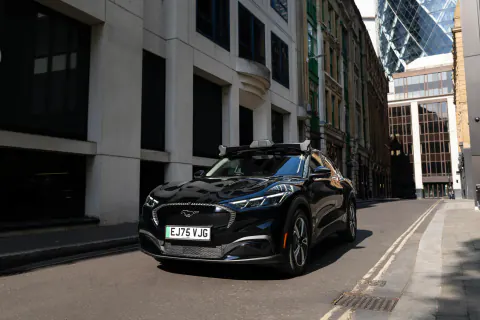 Uber, Londra'da robot taksi yarışını kazandı: Wayve teknolojisiyle ilk ticari servis başladı