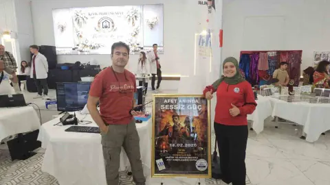 Bergamalı Didem'den Tarihi Başarı: İşitme Engelli Öğrenci A Sınıfı Telsizci Oldu