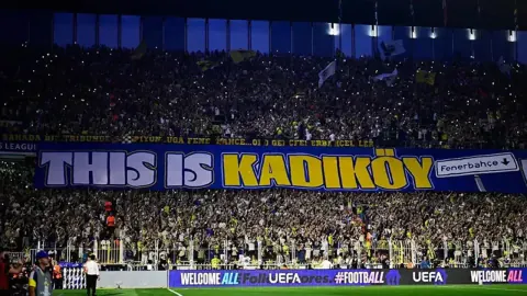 Fenerbahçe-Roma maçı öncesi karaborsa operasyonu: 4 şehirde 5 gözaltı