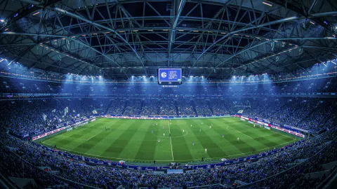 Schalke 04'ten Yeni Sezon Hamlesi: VELTINS-Arena'nın 25. Yılına Özel Forma