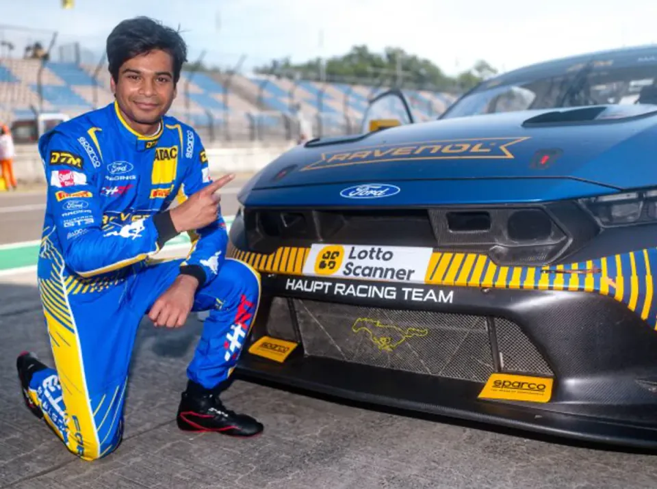 DTM'de Tarihi An: Arjun Maini Ford Mustang ile İlk Pole Pozisyonunu Aldı görseli