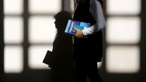 VGM Yükseköğrenim Bursu Başvuruları 22 Ekim'de Başlıyor: Aylık 4 Bin TL, 8 Ay Sürecek
