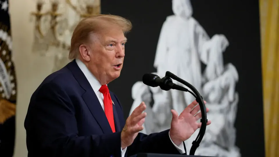 Trump 12 Ekim'de sert vurdu: "Kolombus heykelleri geri geldi, yağma dönemi bitti" görseli