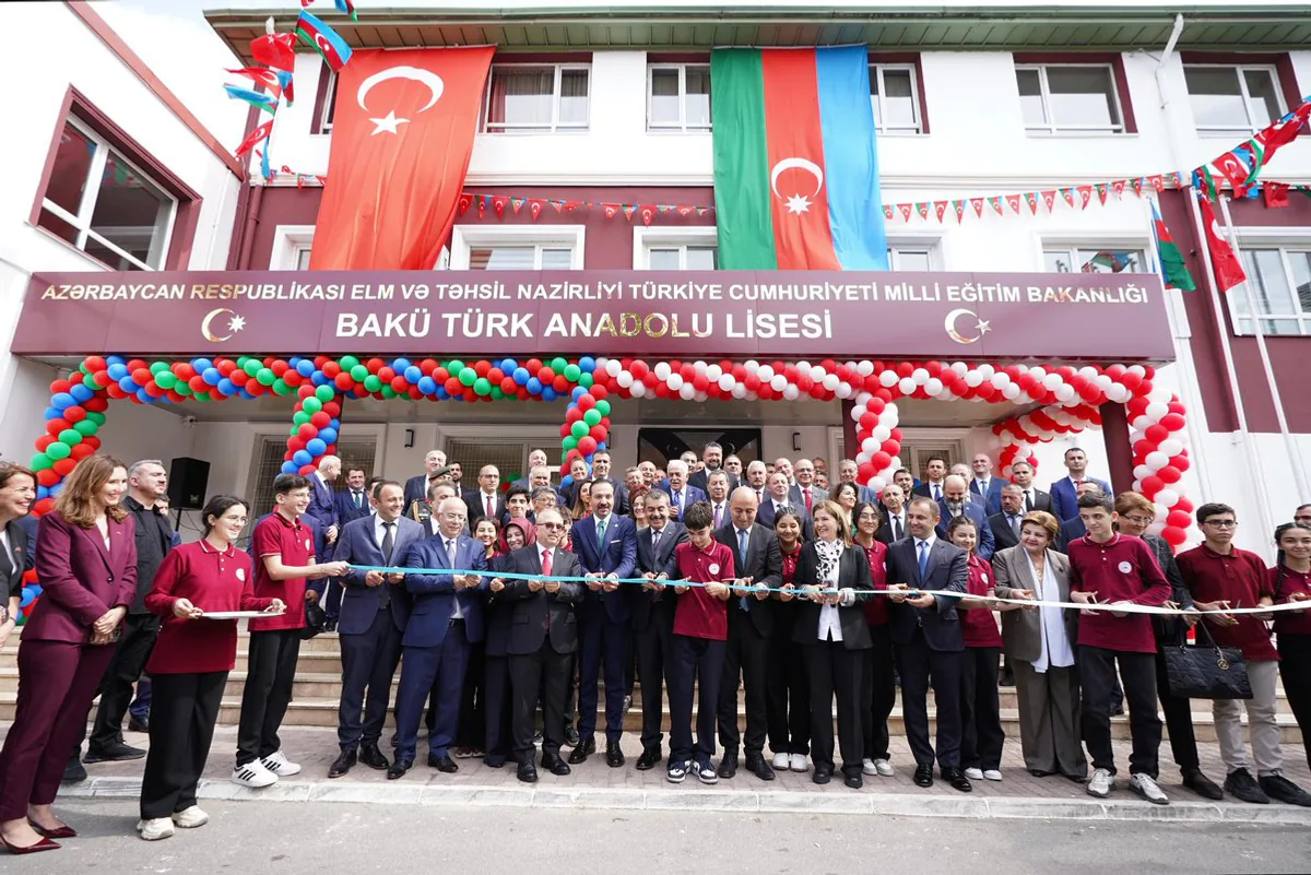 Milli Eğitim Bakanı Yusuf Tekin Bakü'de Türk Anadolu Lisesi'nin Açılışını Gerçekleştirdi Milli Eğitim Bakanı Yusuf Tekin Bakü'de Türk Anadolu Lisesi'nin Açılışını Gerçekleştirdi